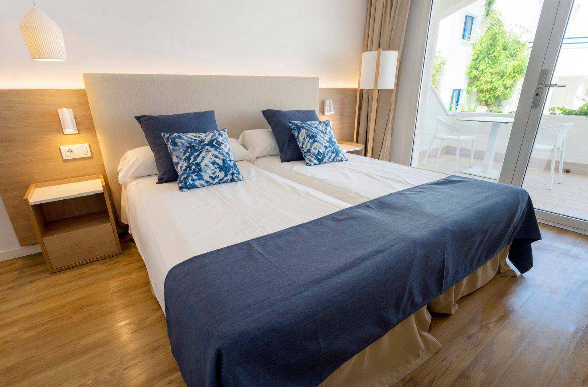 Doppelzimmer mit poolblick Parque Nereida Suites Hotel Cala Ratjada Doppelzimmer mit poolblick Parque Nereida Suites Hotel Cala Ratjada